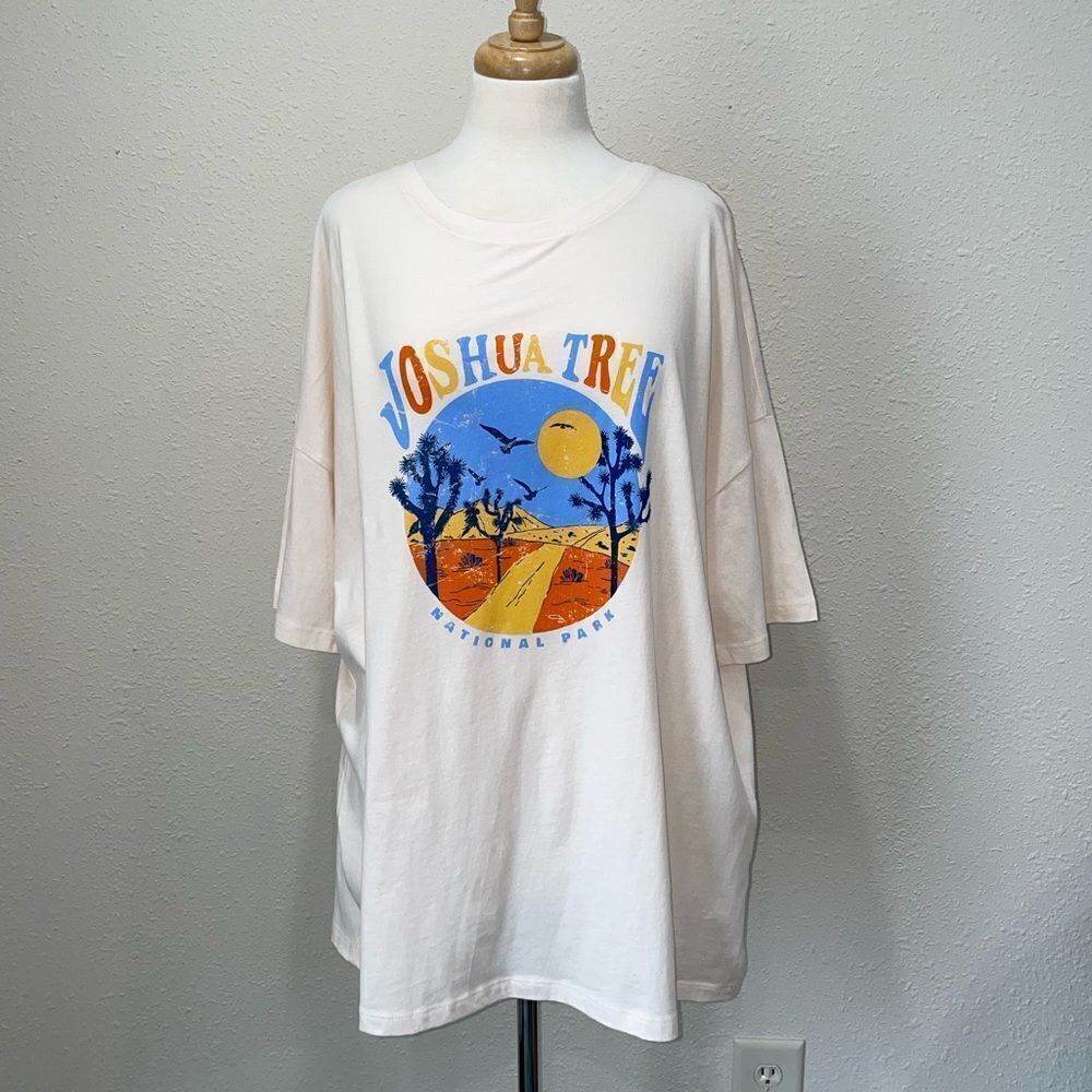 Plus Size Joshua TreeGraphic Tee Size 3X